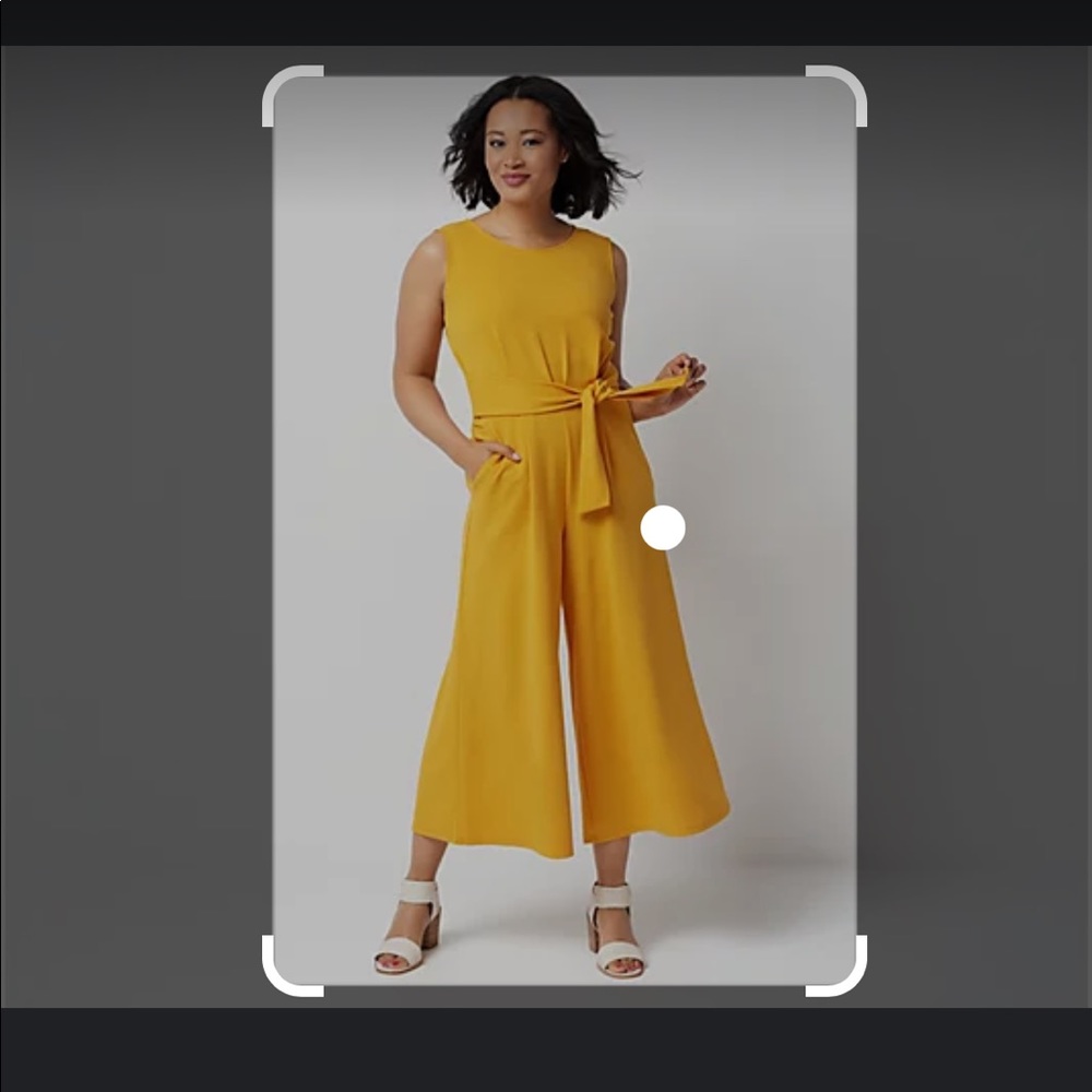 Dujour sleeveless, cropped, wide leg jumpsuit with attached belt, size XS